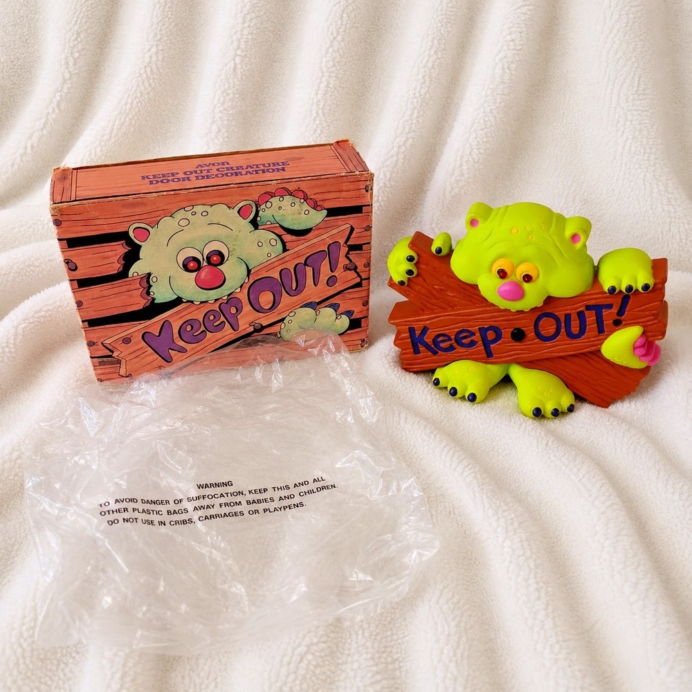 Vintage Halloween Animated Keep Out Monster Sound Lights Avon 1992 Tested Works